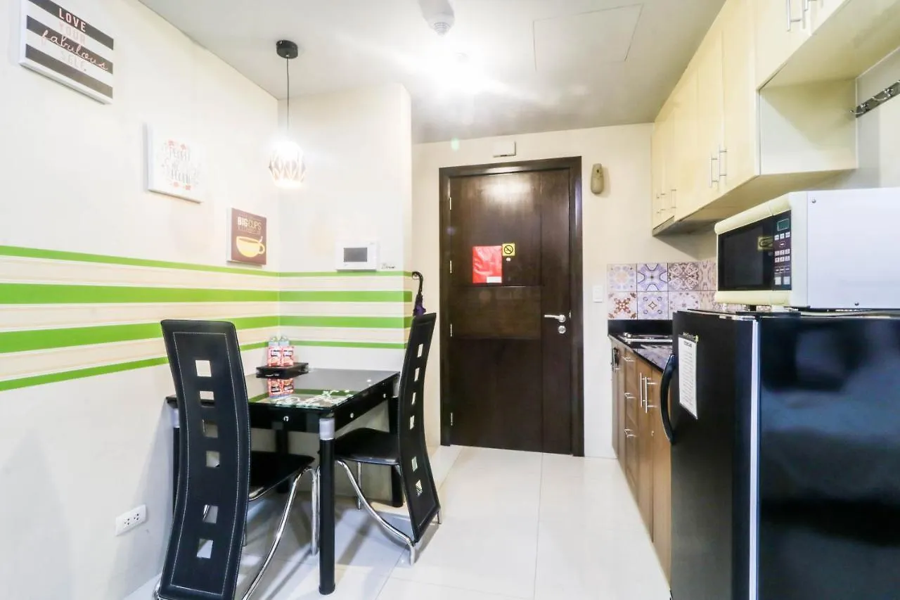 Prs At One Palm Tree Villa Near Airport Manila Filipinas
