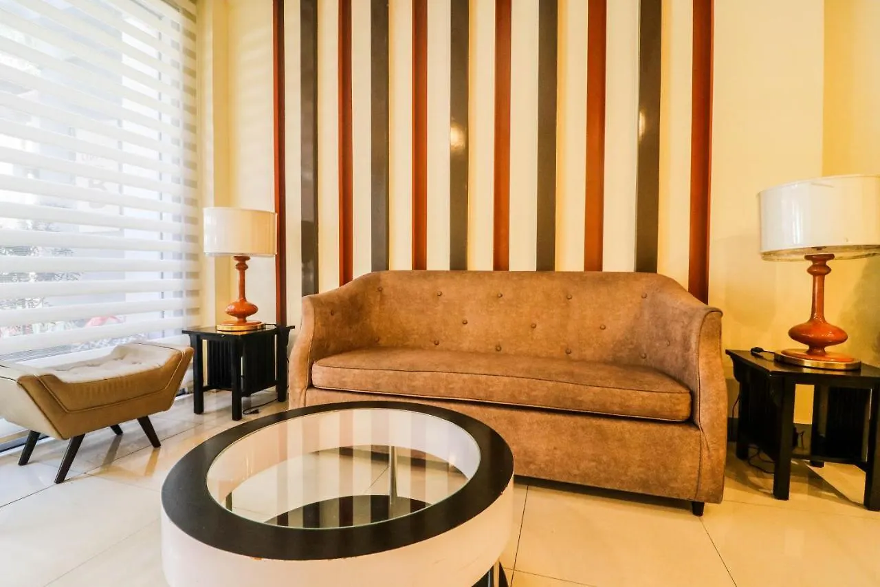 Prs At One Palm Tree Villa Near Airport Manila 0*,